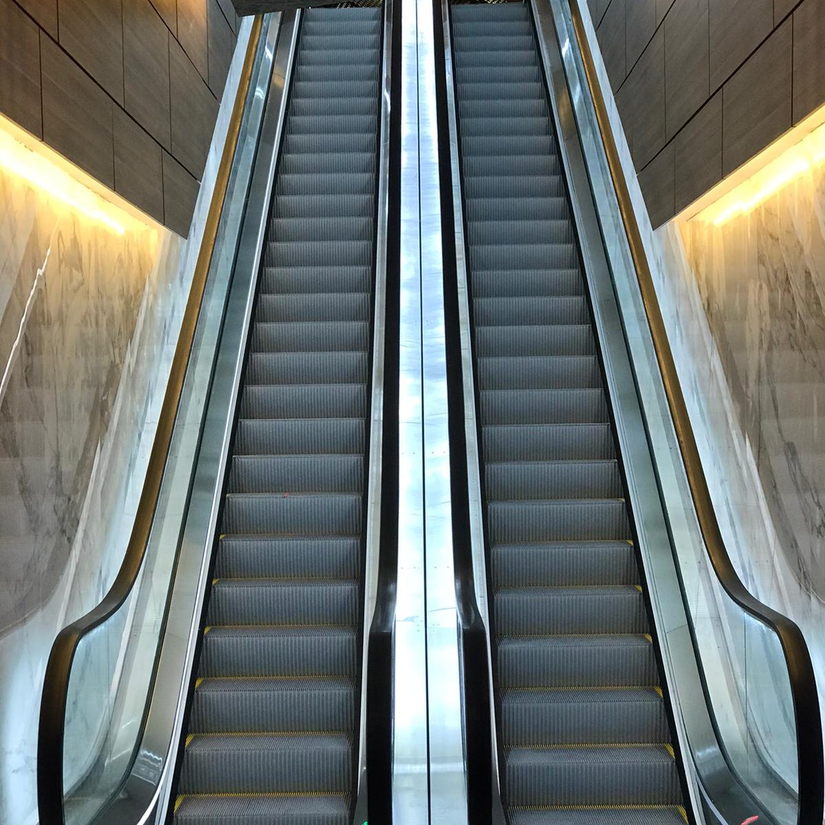  Commercial Escalators | Simplex Elevators Gallery Image 2